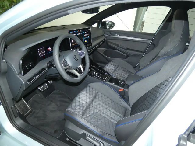 Volkswagen Golf 1.5 eTSI DSG R-Line