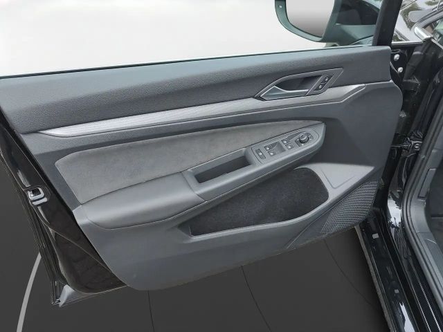 Volkswagen Golf 1.5 eTSI Golf VIII Style