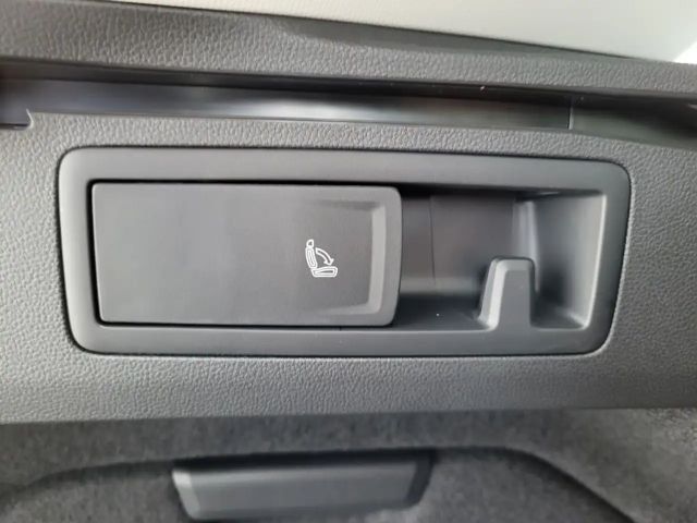 Volkswagen Golf Style Variant