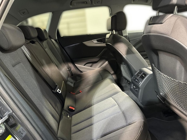 Audi A4 40 TFSI Avant Quattro S-Tronic