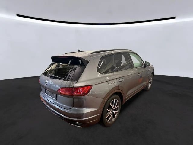 Volkswagen Touareg 4Motion R-Line Style