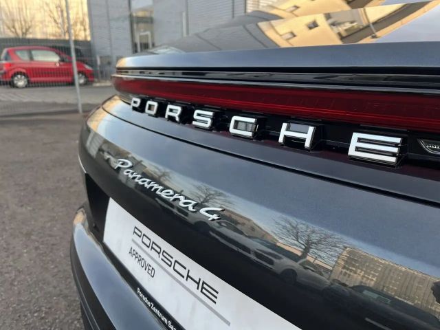 Porsche Panamera 4