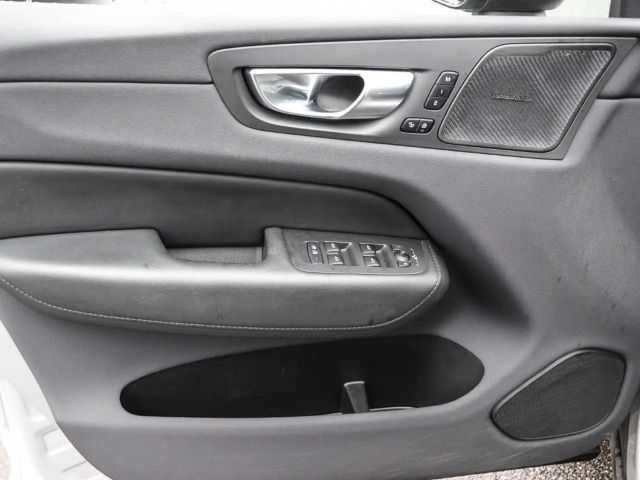 Volvo XC60 Dark Plus