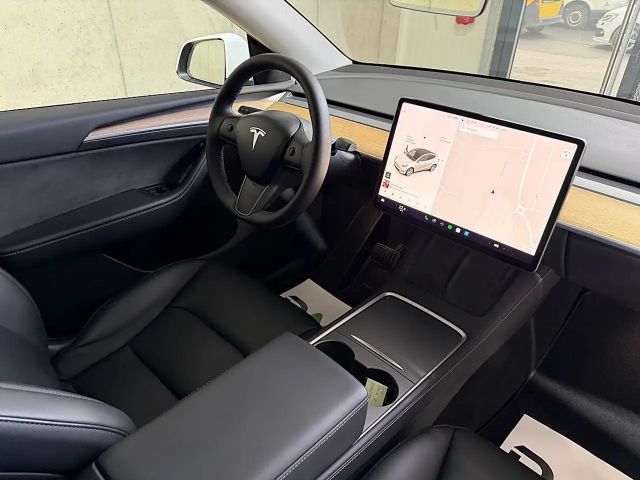 Tesla Model Y AWD Long Range