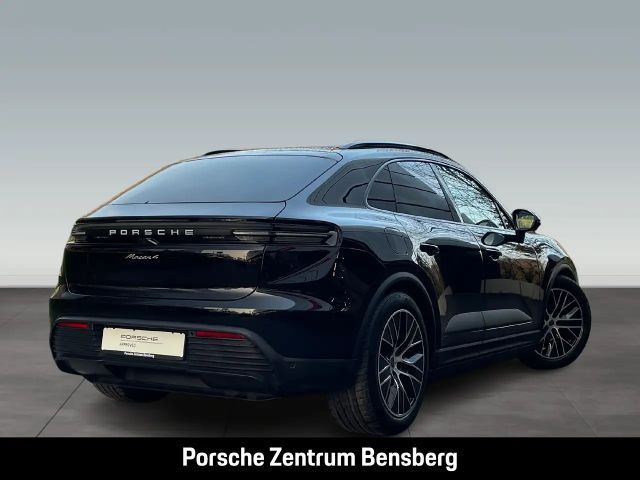 Porsche Macan 4