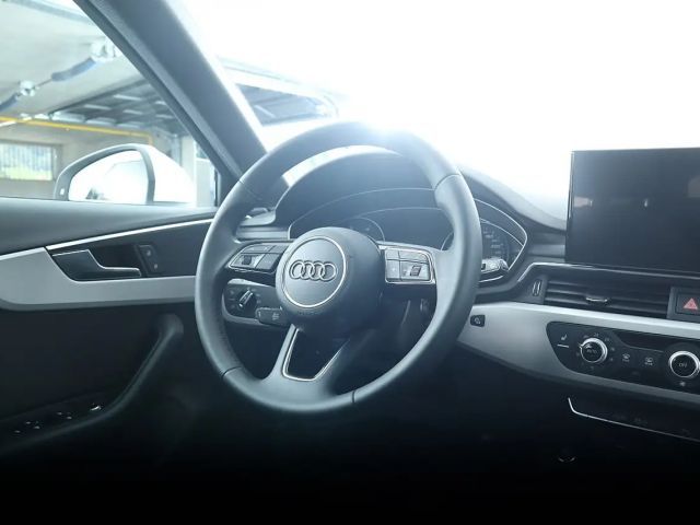 Audi A4 30 TDI Avant S-Line