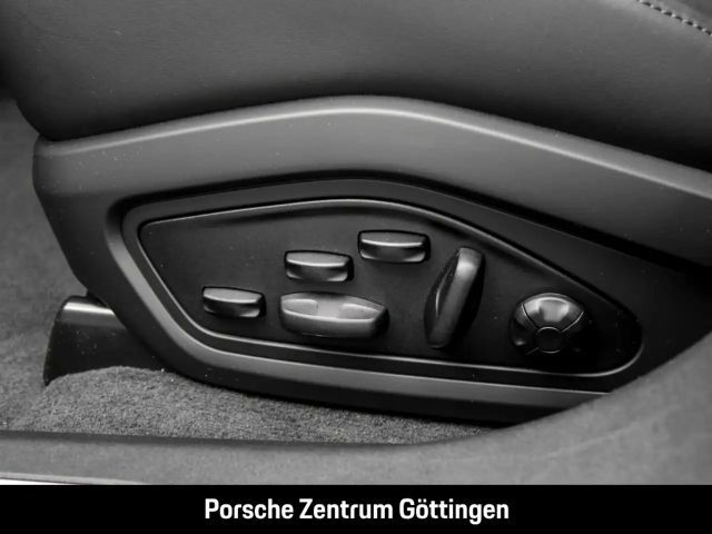 Porsche Taycan 4 Cross Turismo