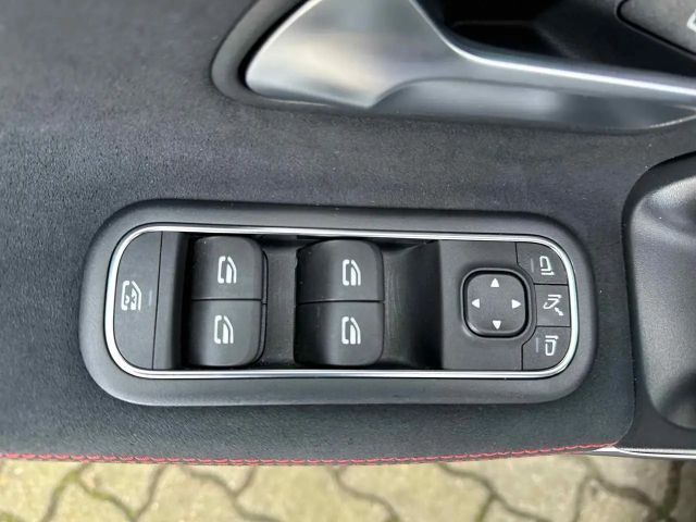 Mercedes-Benz CLA 200 AMG Line Coupé Premium