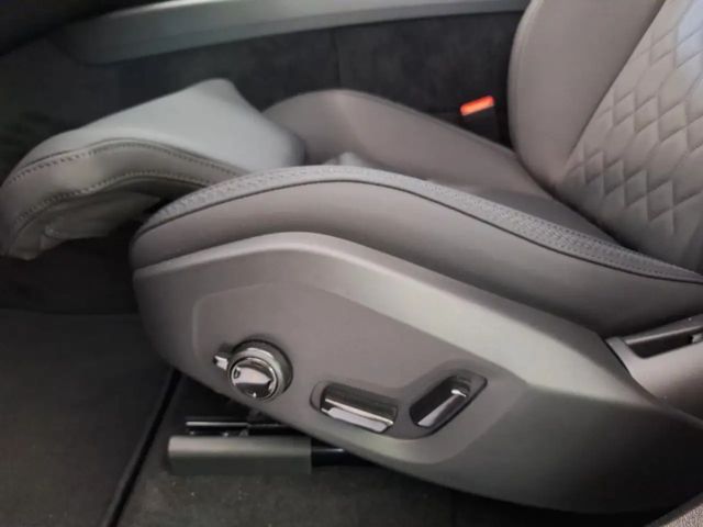 Volvo XC60 AWD Dark Plus T6