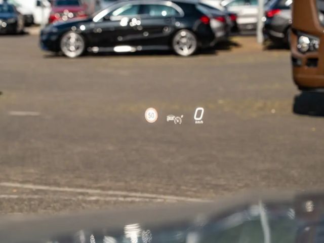 Mercedes-Benz E 200 AVANTGARDE Sedan