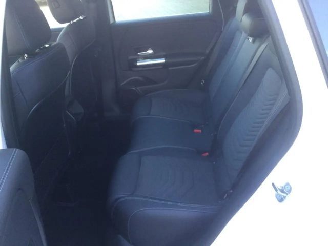 Mercedes-Benz B 180 Progressive