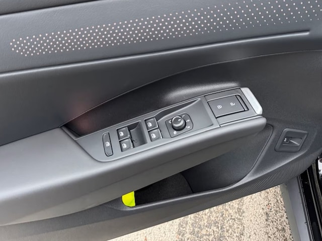 Volkswagen T-Roc 1.5 eTSI DSG R-Line