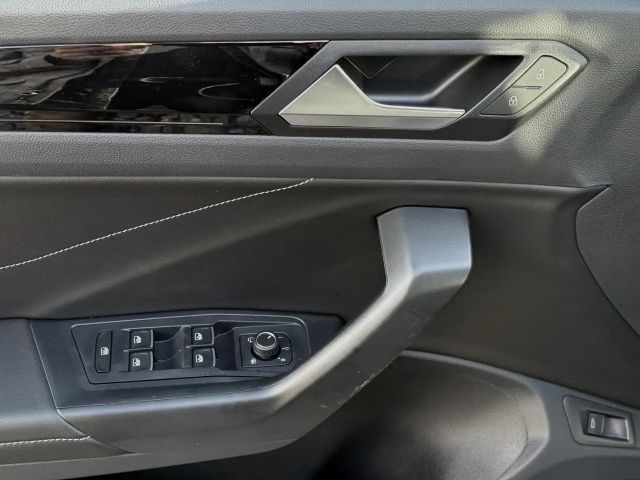 Volkswagen T-Roc 1.5 TSI DSG IQ.Drive R-Line