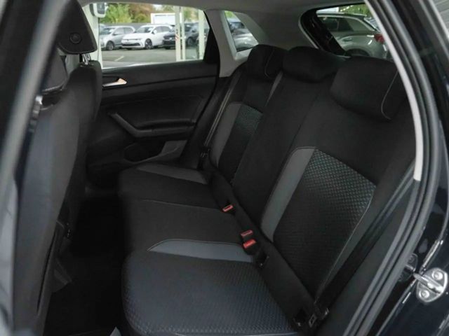 Volkswagen Polo Active TSI Navi ParkPilot Sitzheizg. Anschlussg...