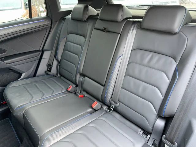 Volkswagen Tiguan R / R-Performance / Akrapovice