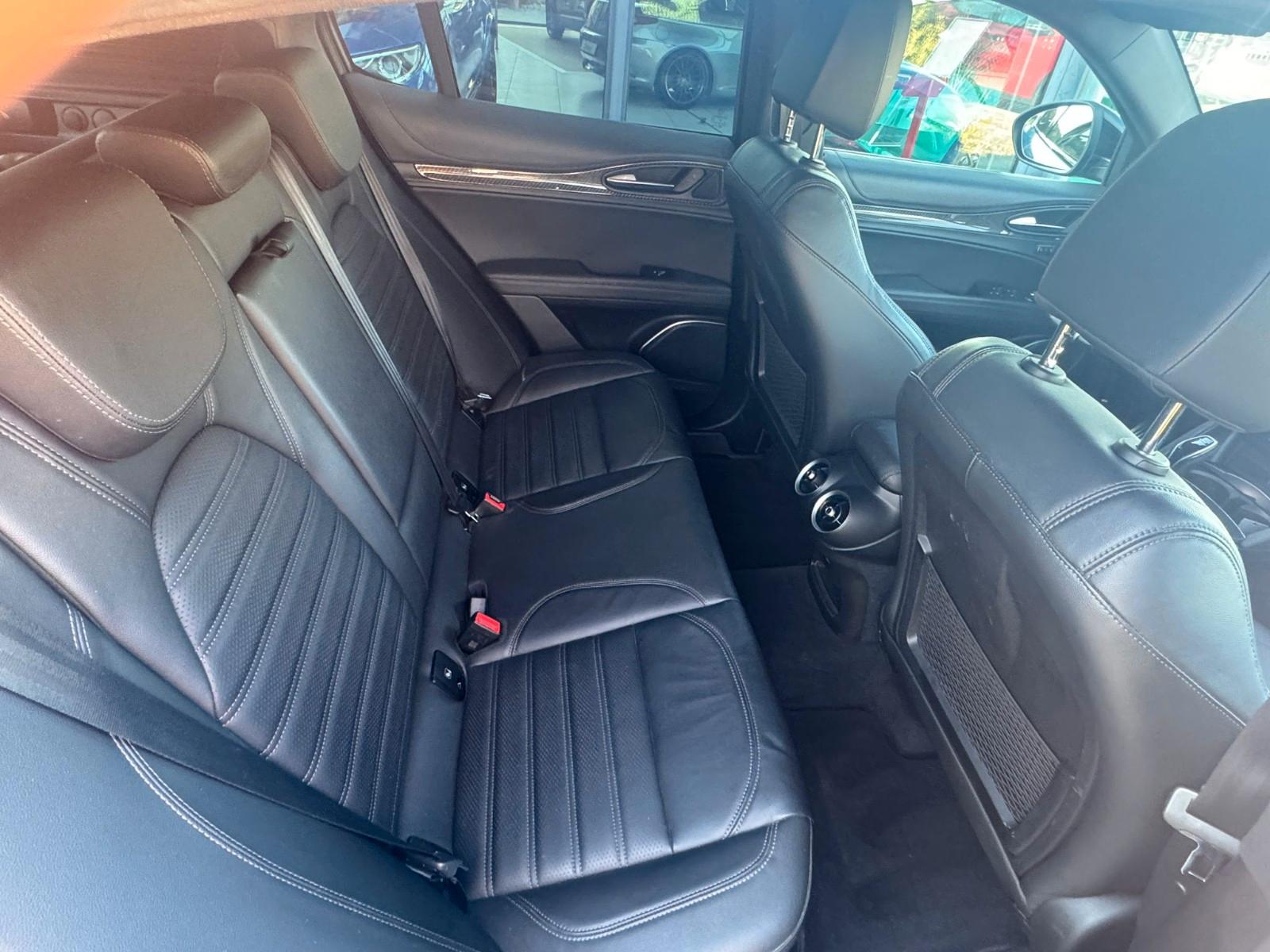 Alfa Romeo Stelvio Q4 Quadrifoglio