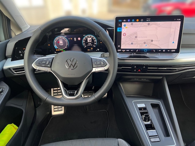 Volkswagen Golf 1.5 eTSI DSG