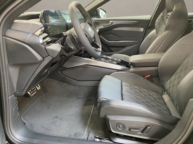 Audi A6 Avant Quattro S-Tronic