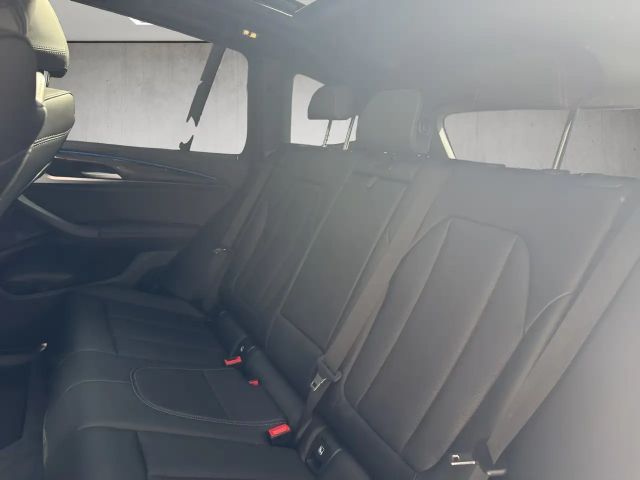 BMW X3 xDrive30e