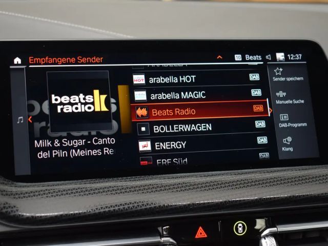 BMW 118 118i Sedan Sport Line