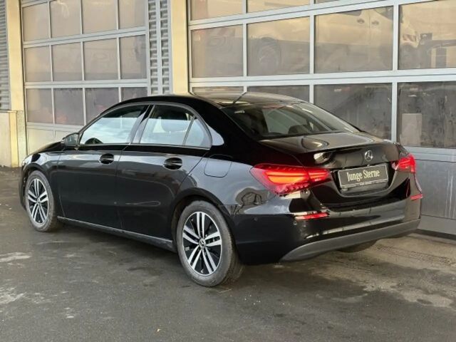 Mercedes-Benz A 180 A 180Limousine Advance LED Kamera DAB Navigation