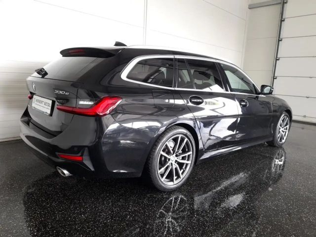 BMW 330 330e Touring