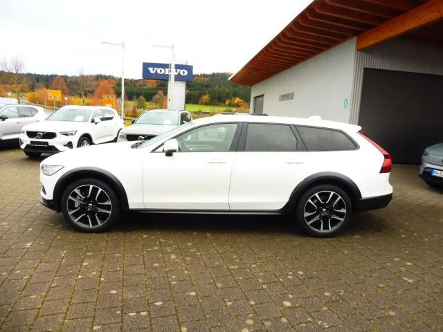 Volvo V90 Cross Country AWD Plus