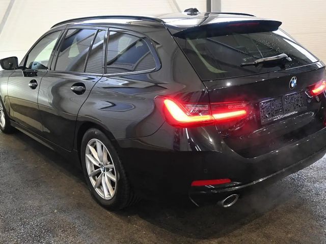 BMW 320 320d Touring xDrive