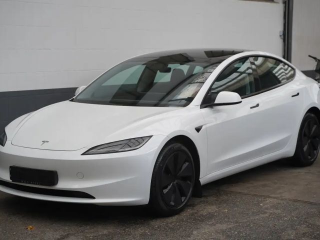Tesla Model 3 Standard Range