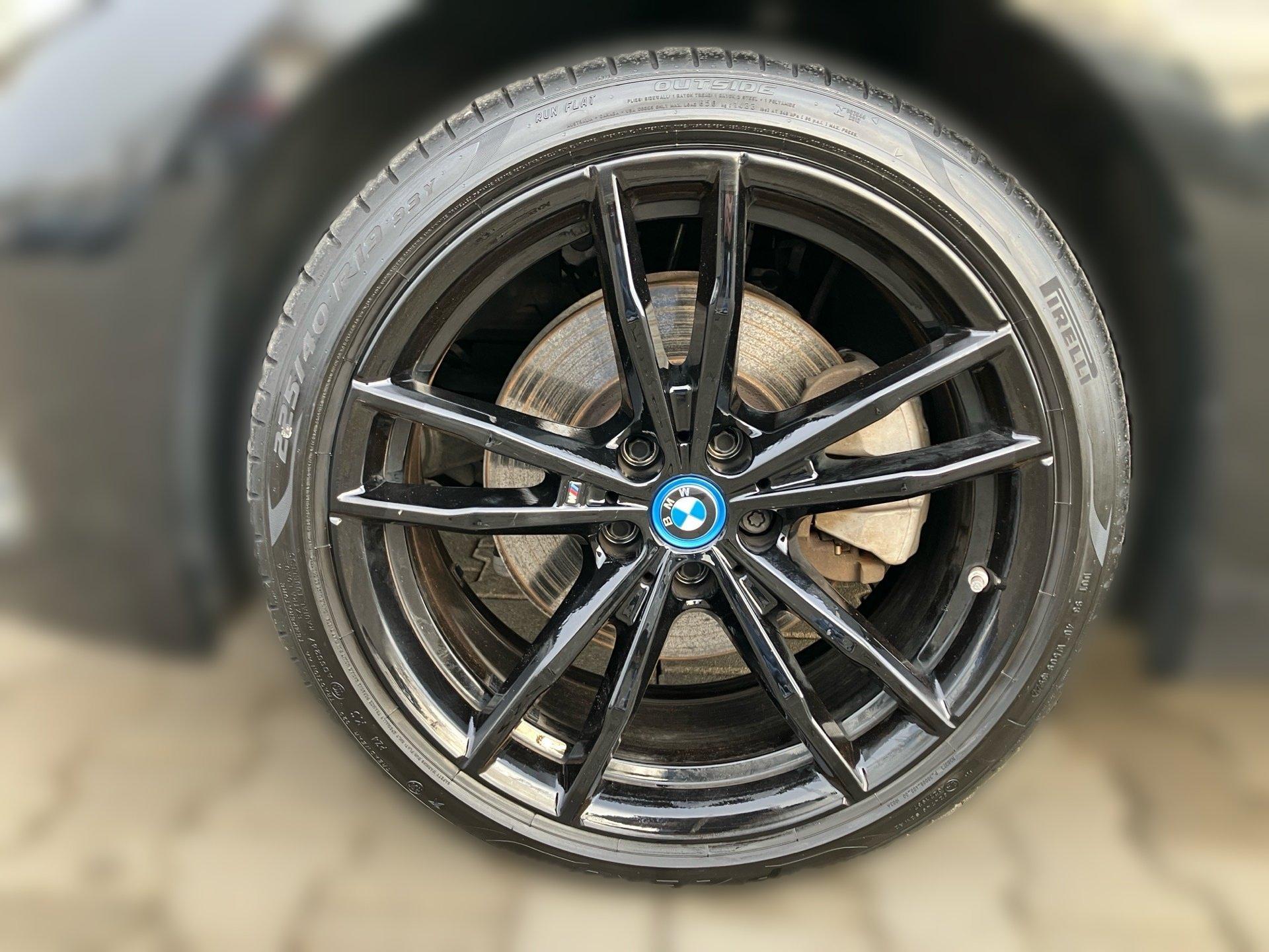 BMW 330 330e Sedan xDrive