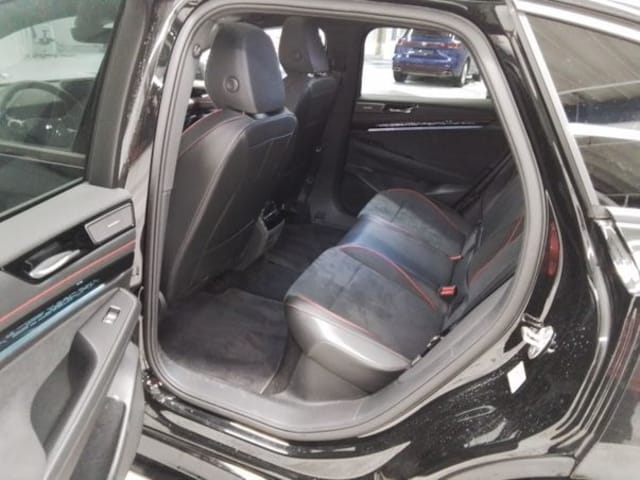 Volkswagen ID.7 340PS 4M NP.80T ACC.5J-G.WÄRMEPUMPE.AHK.AREA-VIEW.NAVI.HARMAN.PANO.LED