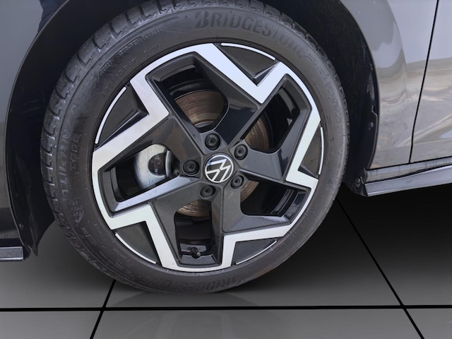 Volkswagen Golf 1.5 eTSI DSG R-Line