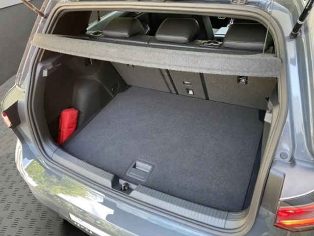 Volkswagen Golf 2.0 TDI DSG Golf VIII R-Line