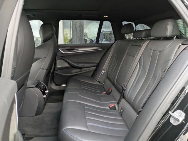 BMW 540 540d M-Sport Touring xDrive
