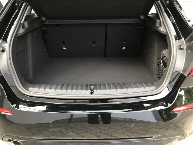 BMW 118 118i Sedan Sport Line