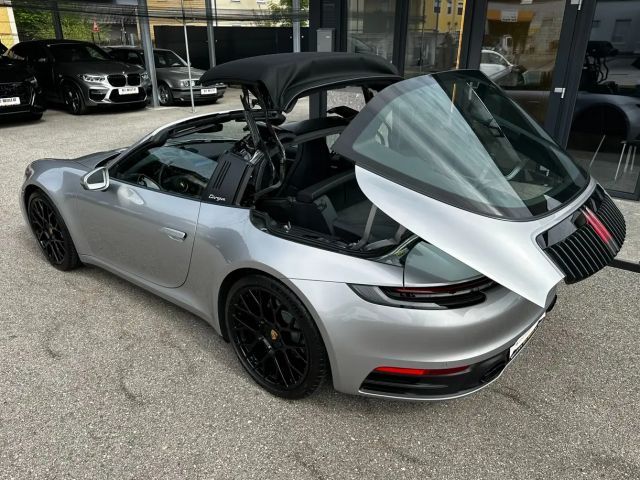 Porsche 992 4 Cabrio Targa