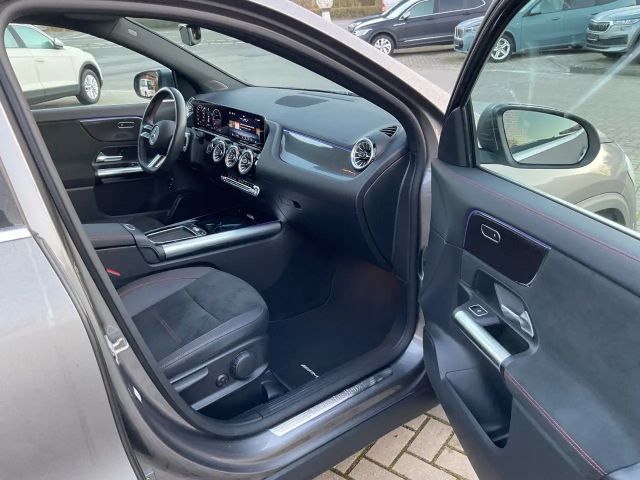 Mercedes-Benz GLA 200 AMG Line GLA 200 d