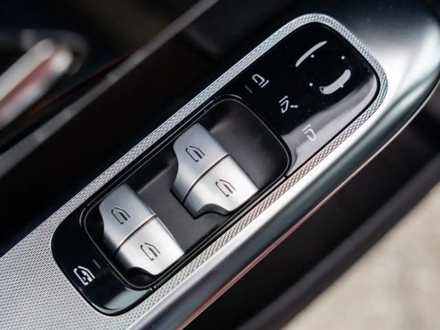 Mercedes-Benz GLC 200 PDC SHZ CarPlay Bluetooth Tempomat Navi