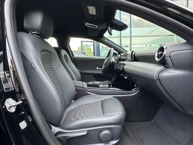 Mercedes-Benz A 180 A 180 d Style