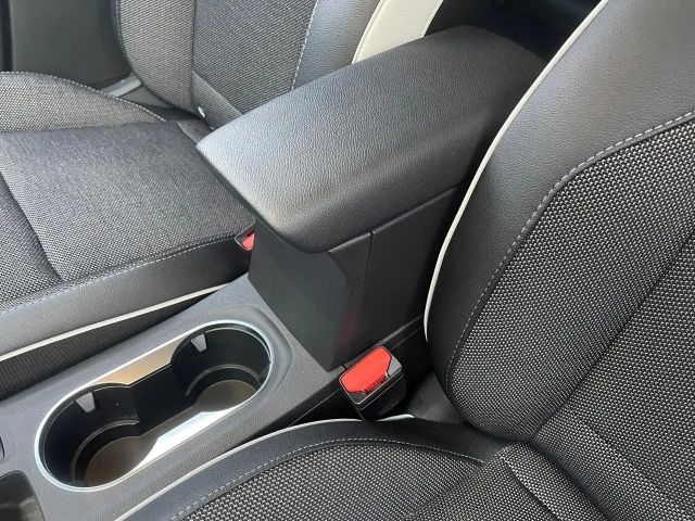 Renault Captur E-Tech EDC Intens