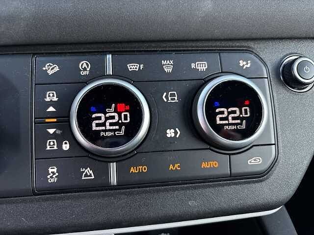 Land Rover Defender 110 SE