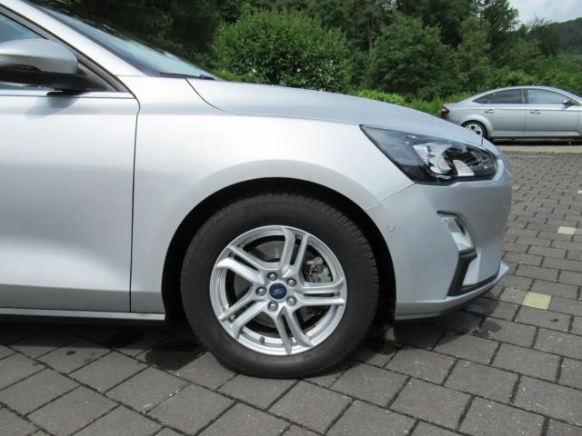 Ford Focus Cool & Connect EcoBoost Wagon