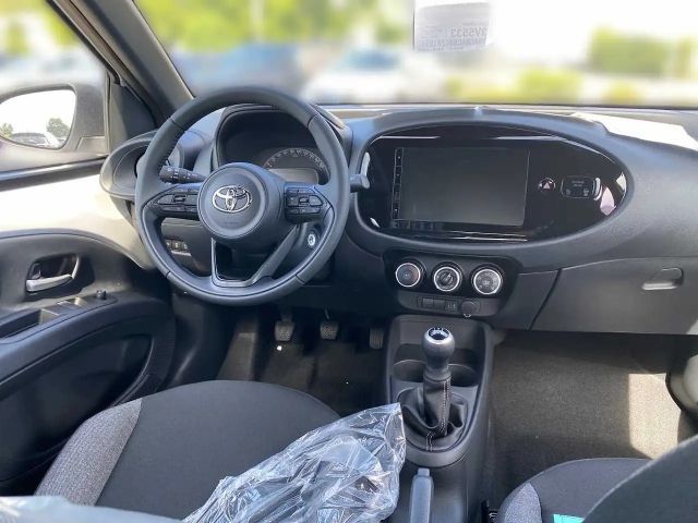 Toyota Aygo X 1.0 VVT-i Hatchback Play VVT-i