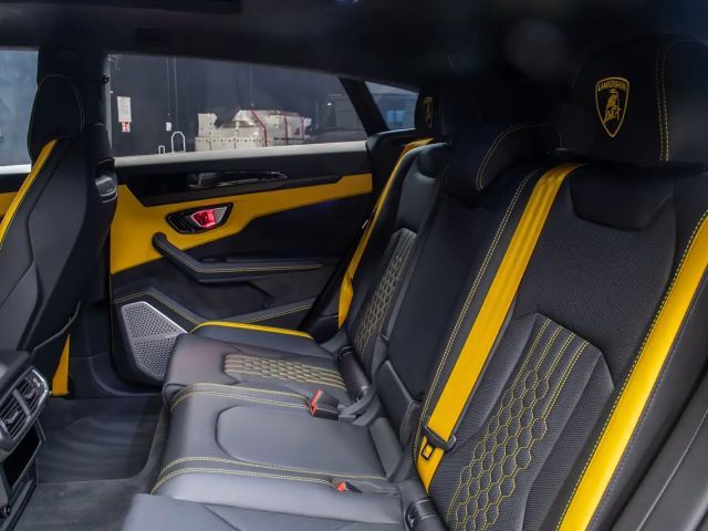 Lamborghini Urus Urus SE + B&W + Panorama + Massage seats + Ambient