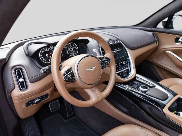 Aston Martin DBX -Minotaur Green-