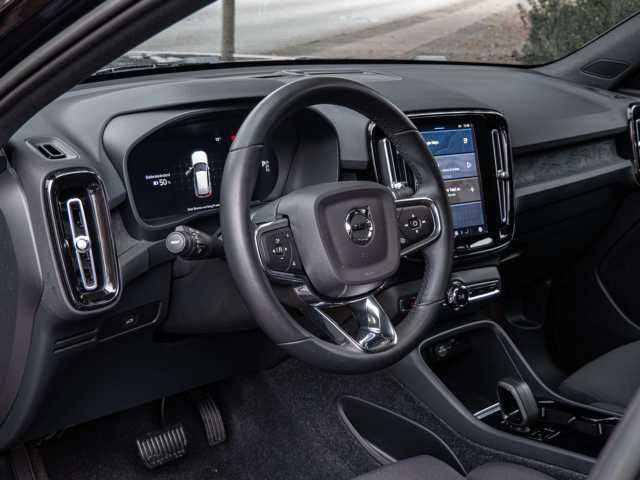 Volvo XC40 AWD Core Recharge Twin Engine