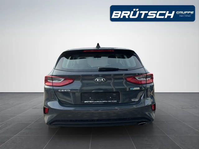Kia Ceed CRDi Hybrid Spirit