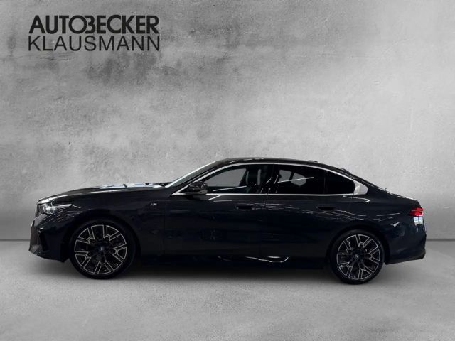 BMW 530 530e M-Sport Sedan