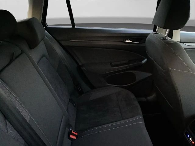 Volkswagen Golf 2.0 TDI DSG Style Variant