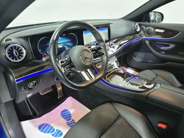 Mercedes-Benz E 220 AMG Line Coupé E 220 d